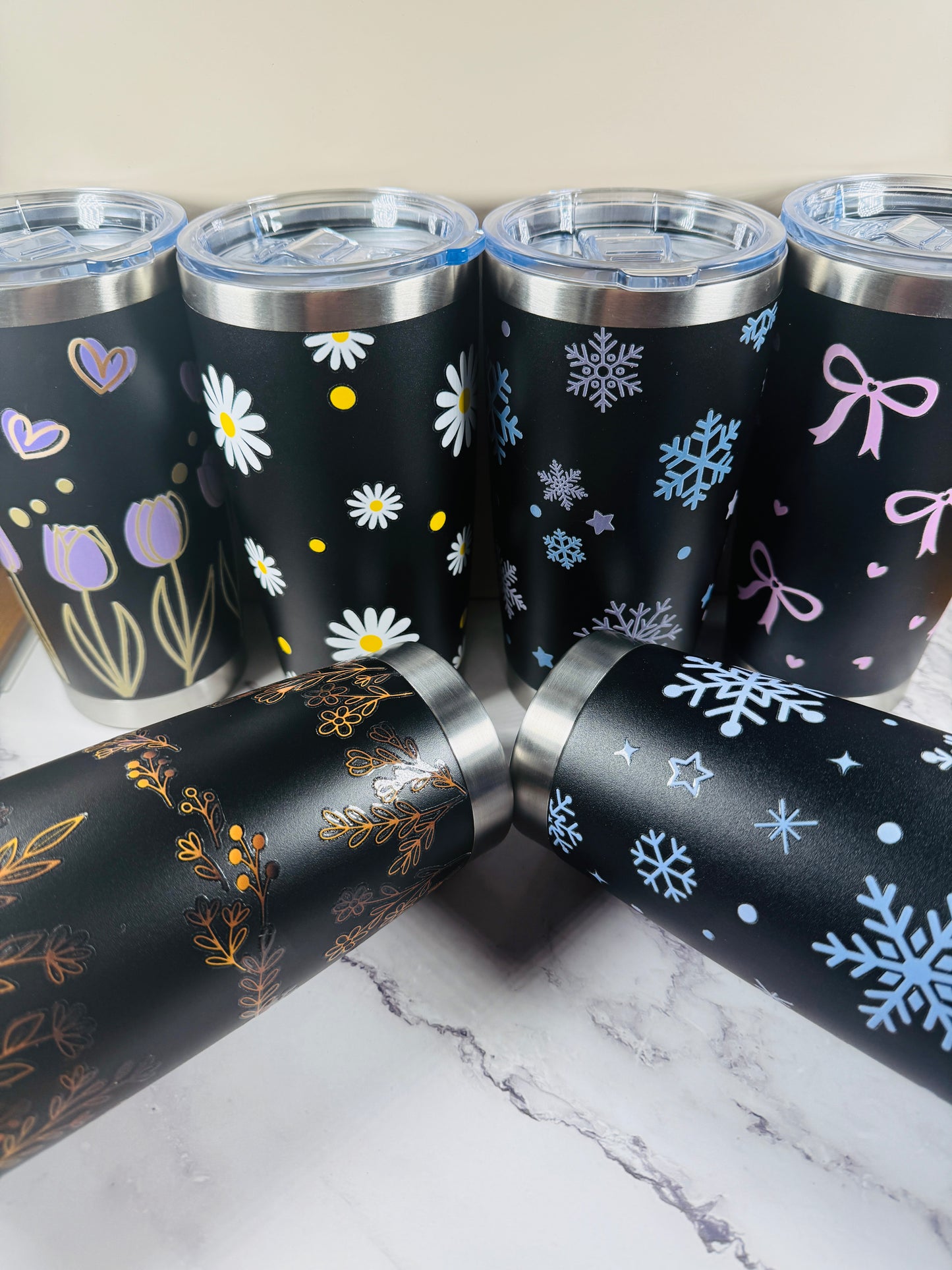 Thermobecher Schwarz "Verschiedene Designs"