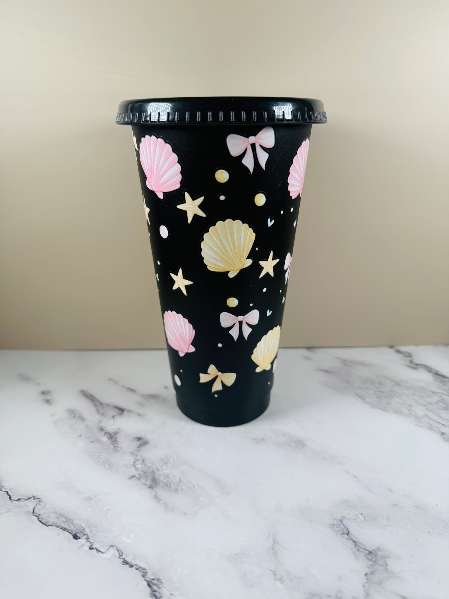 Grosser Becher Schwarz verschiedene Designs