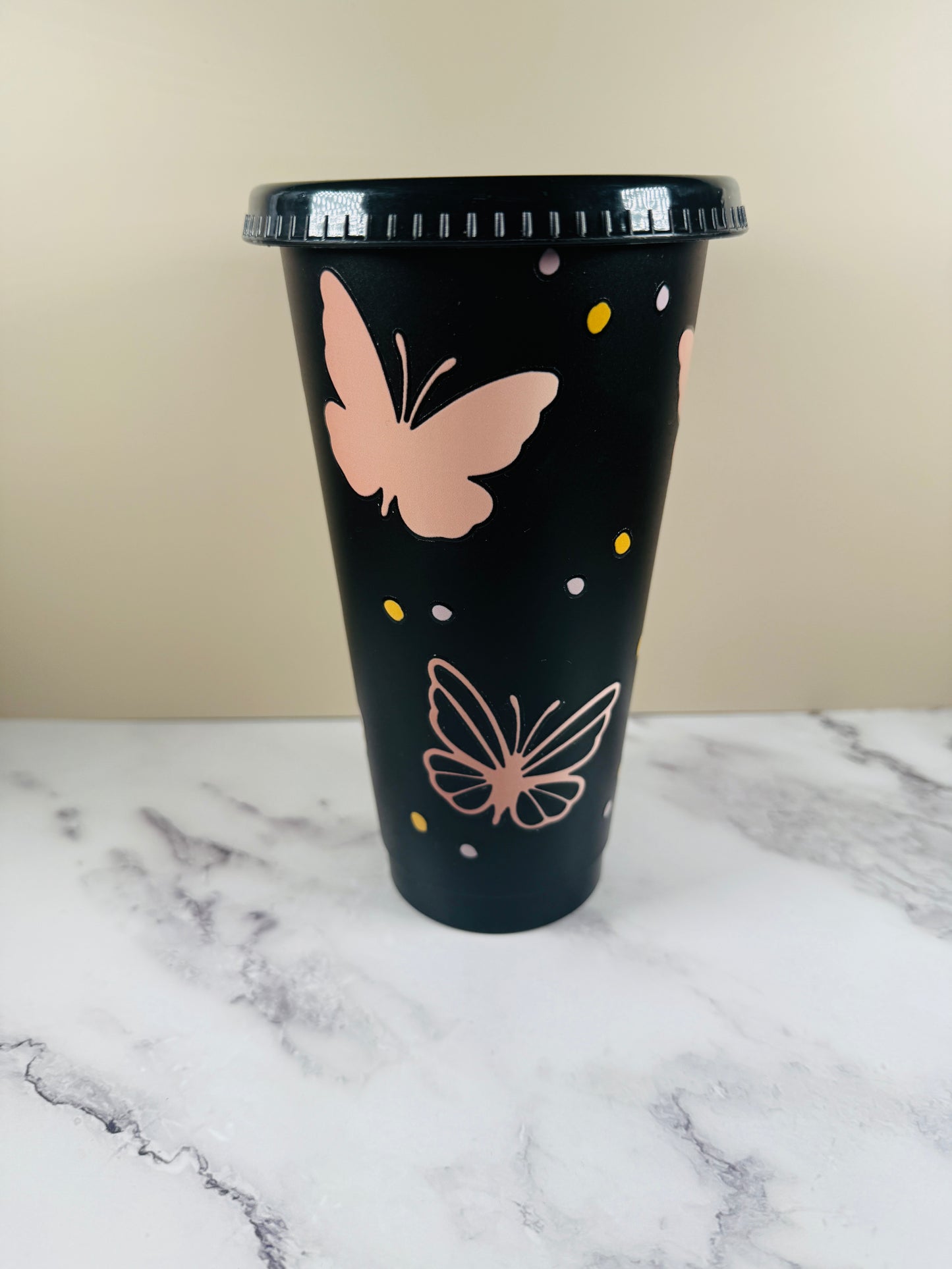 Grosser Becher Schwarz verschiedene Designs