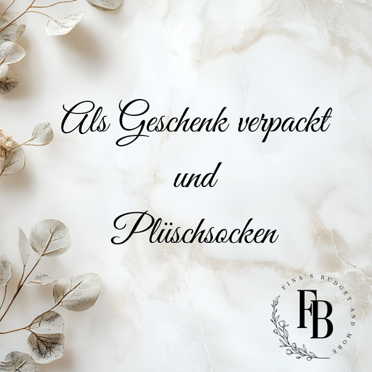 Geschenkverpackung und Plüschsocken